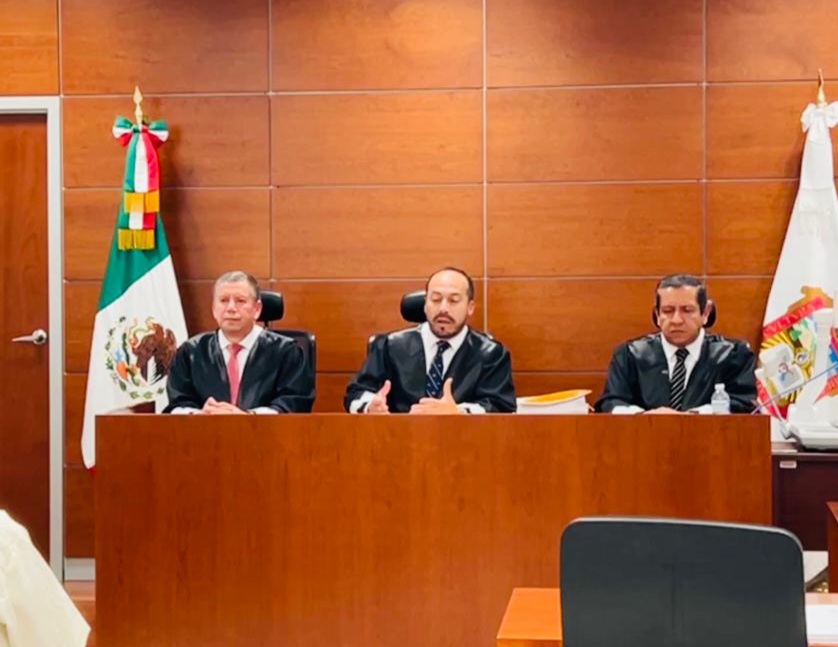 Magistrado Edwin Cruz — Presidiendo sesión del tribunal